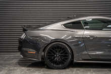 Ford Mustang V8 GT - U56078