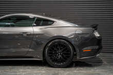 Ford Mustang V8 GT - U56078