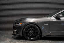 Ford Mustang V8 GT - U56078