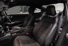 Ford Mustang V8 GT - U56078