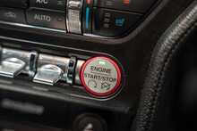 Ford Mustang V8 GT - U56078