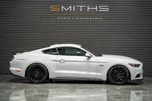 Ford Mustang V8 GT - U56086