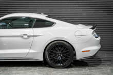 Ford Mustang V8 GT - U56086