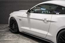 Ford Mustang V8 GT - U56086