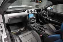 Ford Mustang V8 GT - U56086