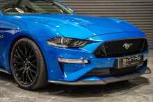 Ford Mustang V8 GT - U56093