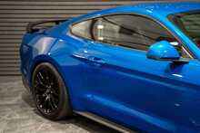 Ford Mustang V8 GT - U56093