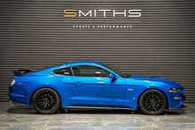 Ford Mustang V8 GT - U56093