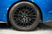 Ford Mustang V8 GT - U56093