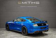 Ford Mustang V8 GT - U56093