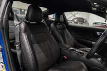 Ford Mustang V8 GT - U56093