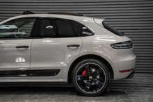 Porsche Macan T V6 GTS - U56103
