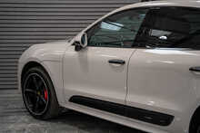 Porsche Macan T V6 GTS - U56103