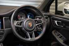 Porsche Macan T V6 GTS - U56103