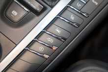 Porsche Macan T V6 GTS - U56103