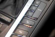 Porsche Macan T V6 GTS - U56103