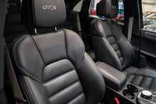 Porsche Macan T V6 GTS - U56103