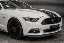 Ford Mustang V8 GT - U56106