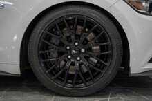 Ford Mustang V8 GT - U56106