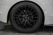 Ford Mustang V8 GT - U56106