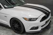 Ford Mustang V8 GT - U56106
