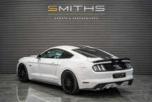 Ford Mustang V8 GT - U56106