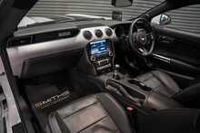 Ford Mustang V8 GT - U56106