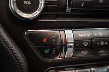 Ford Mustang V8 GT - U56106