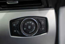 Ford Mustang V8 GT - U56106