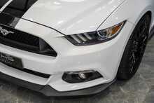 Ford Mustang V8 GT - U56106