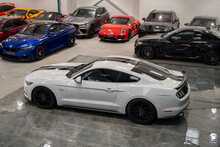 Ford Mustang V8 GT - U56106