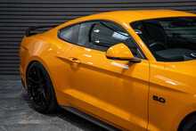 Ford Mustang V8 GT - U56108