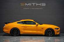 Ford Mustang V8 GT - U56108