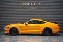 Ford Mustang V8 GT - U56108