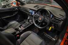 Porsche Macan T V6 GTS - U56124