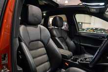 Porsche Macan T V6 GTS - U56124