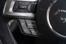 Ford Mustang V8 GT - U56138