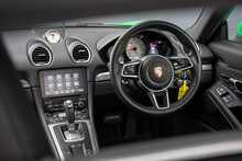 Porsche 718 Cayman T - U56140