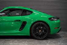 Porsche 718 Cayman T - U56140