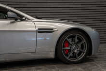 Aston Martin Vantage V8 - U56164