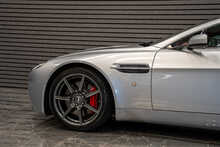 Aston Martin Vantage V8 - U56164