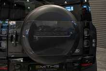 Land Rover Defender 110 D300 MHEV X - U56174