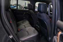 Land Rover Defender 110 D300 MHEV X - U56174