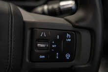 Land Rover Defender 110 D300 MHEV X - U56174