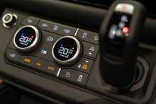 Land Rover Defender 110 D300 MHEV X - U56174