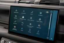 Land Rover Defender 110 D300 MHEV X - U56174