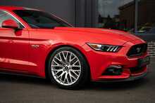 Ford Mustang V8 GT - U56185