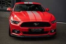 Ford Mustang V8 GT - U56185