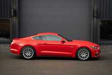 Ford Mustang V8 GT - U56185