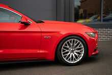 Ford Mustang V8 GT - U56185
